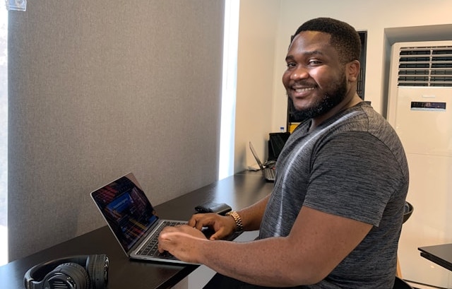 為何創業者比資深專業人士更愛 AI?